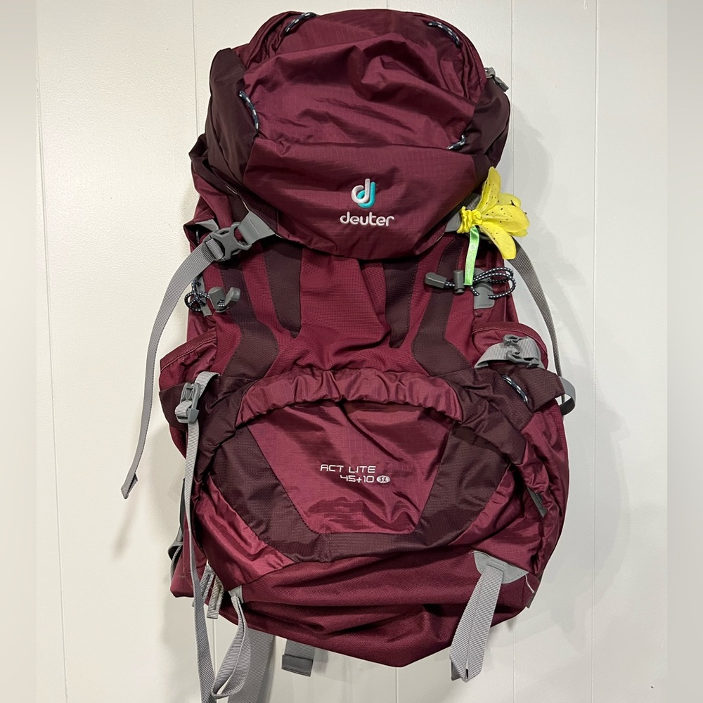 Women’s hiking back pack.  Like New